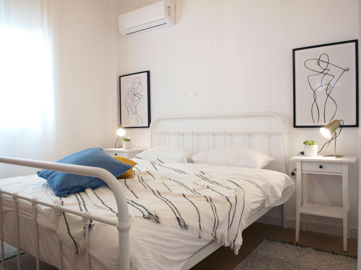 Breeze One Bedroom Apartment By Blupine Atena Exterior foto